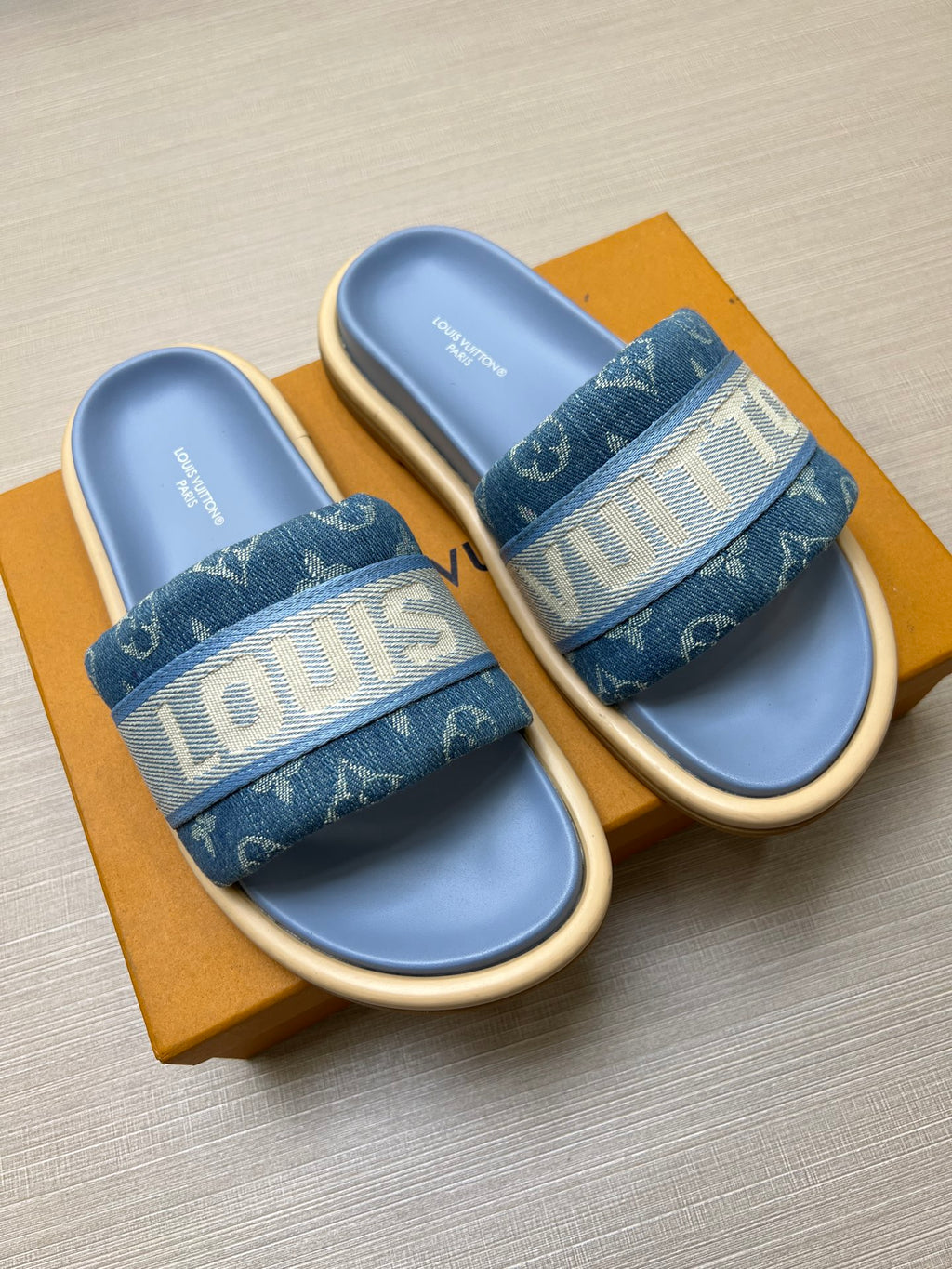 535ZE301Z Popular Slippers