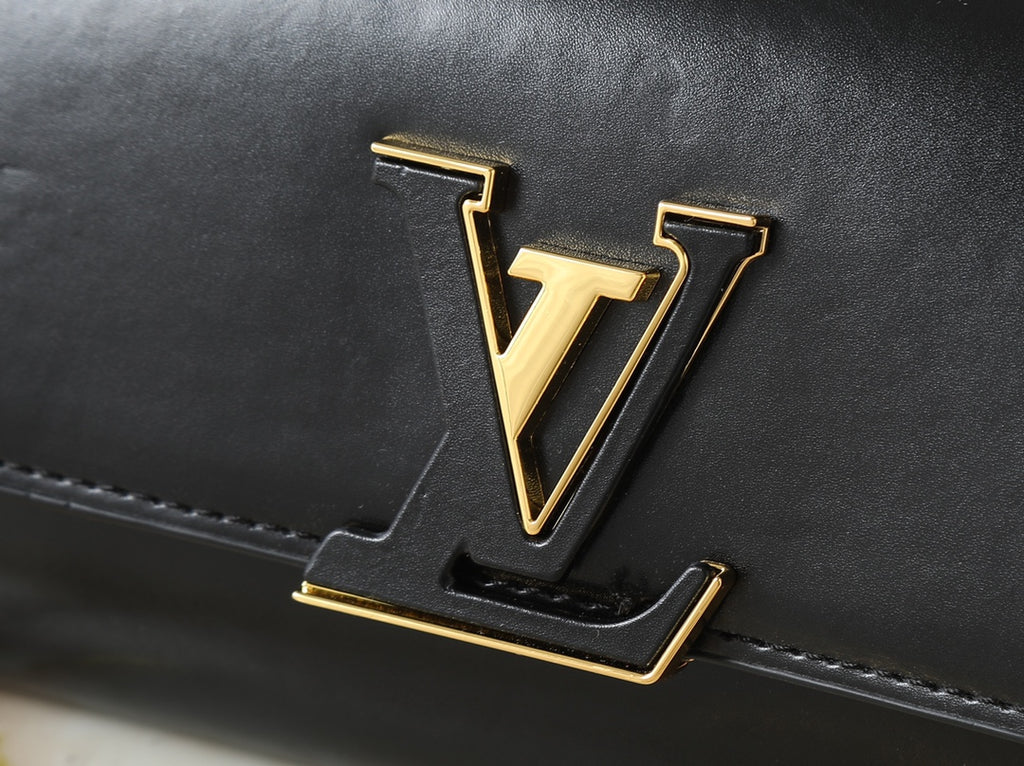 15RE145B Popular leather bag