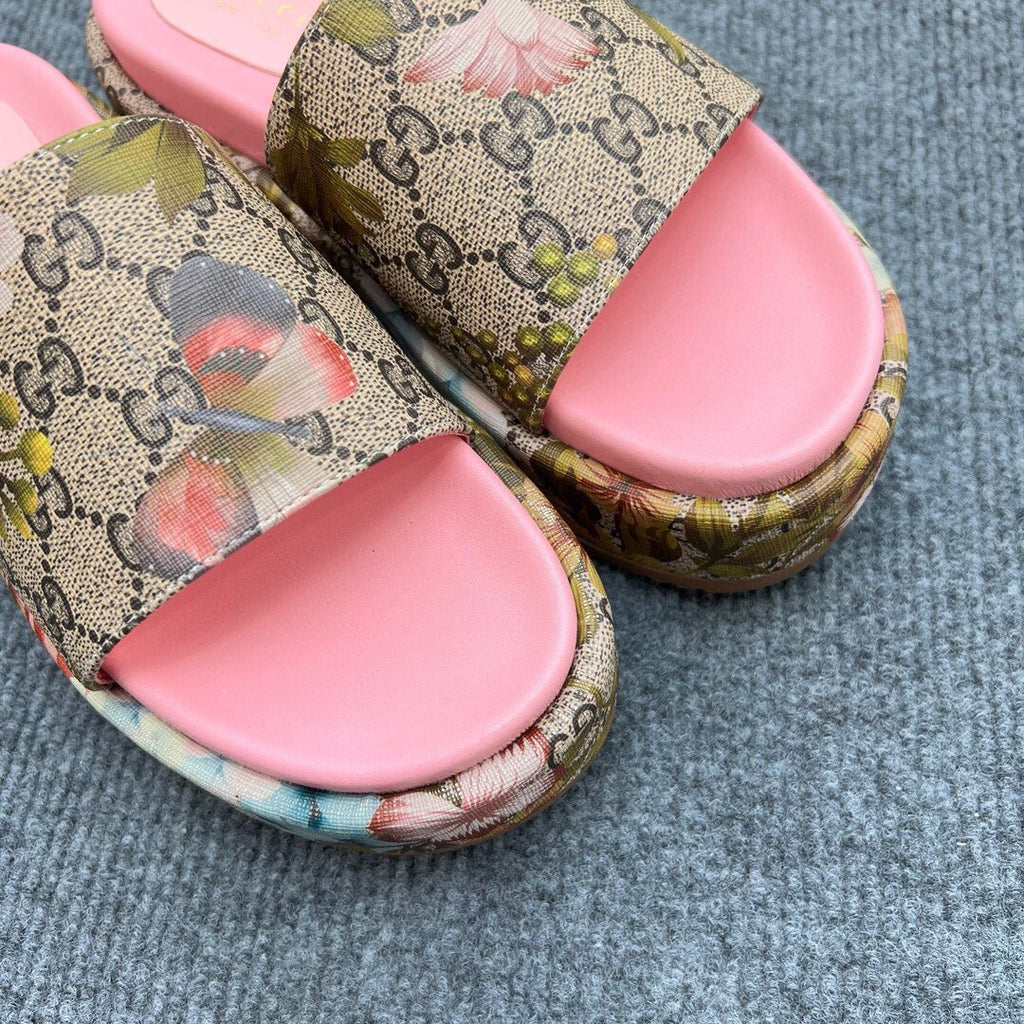 54B122Z Popular slippers  Sole thickness 5.5cm