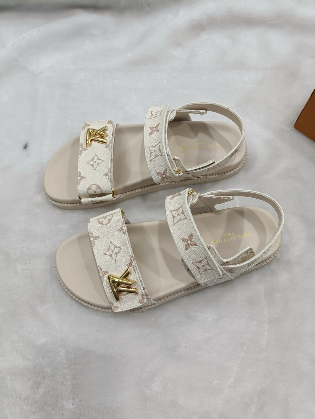 5LE211Z Popular sandals