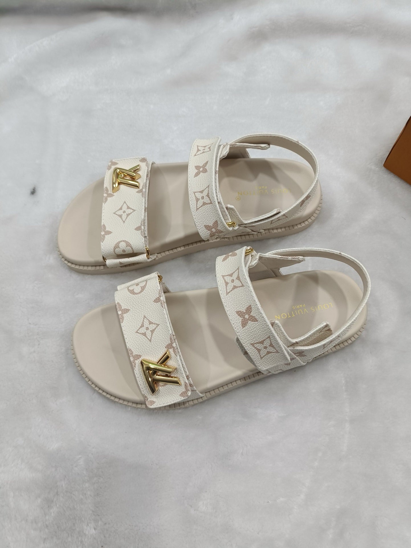 5LE211Z Popular sandals