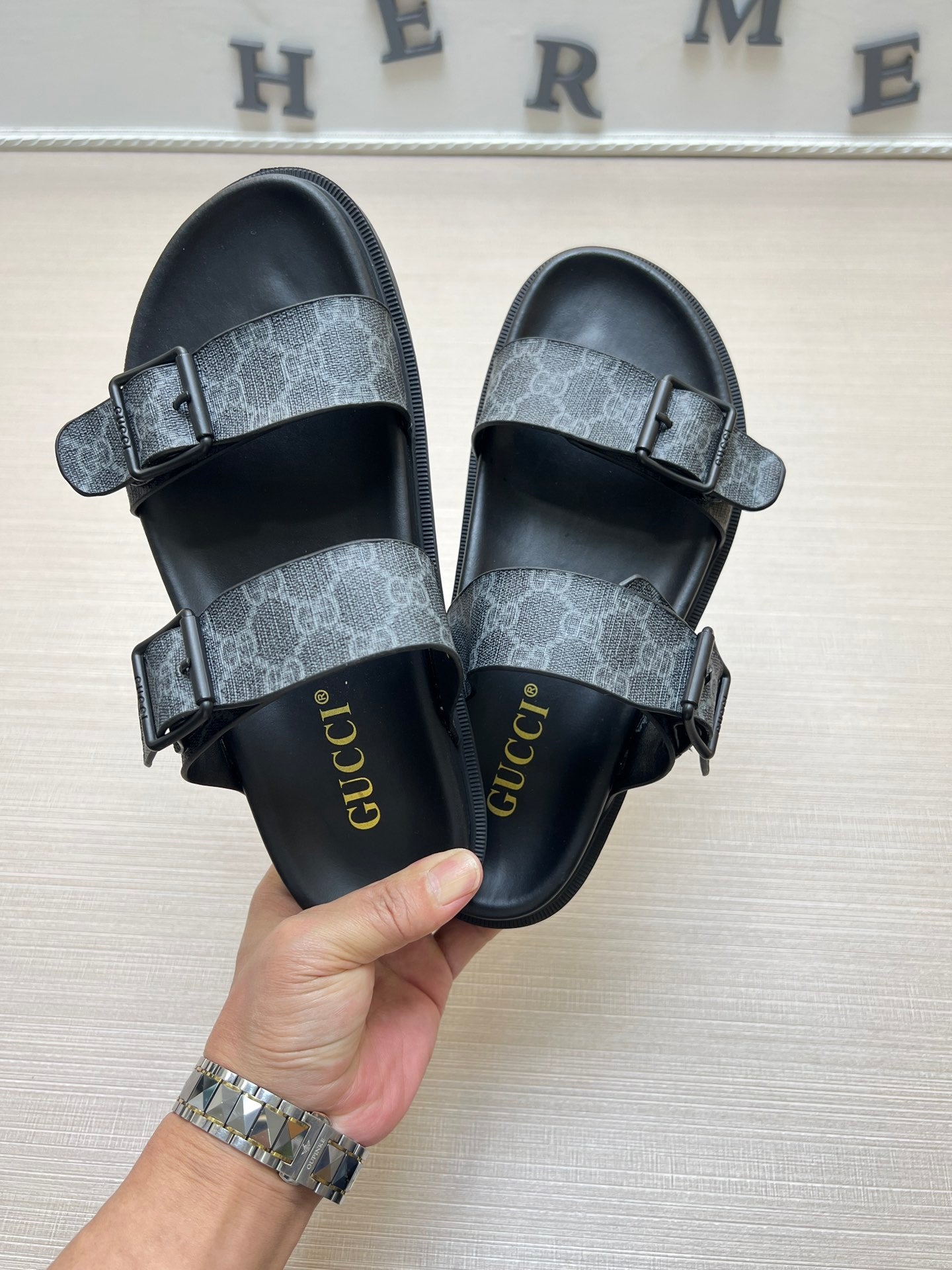 54B92Z Popular slippers