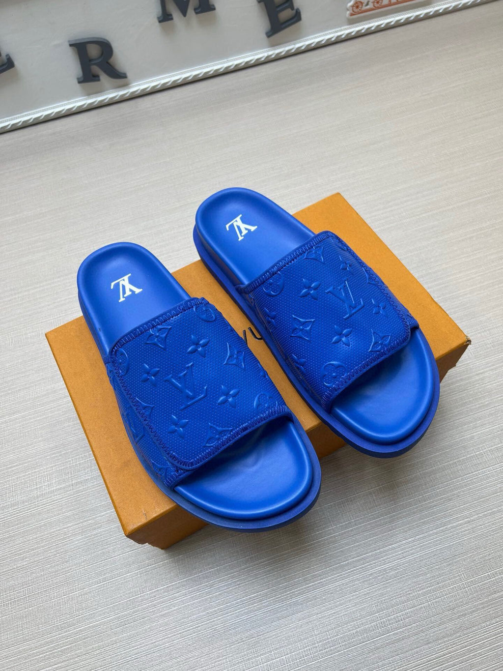 5WE253Z Popular Slippers