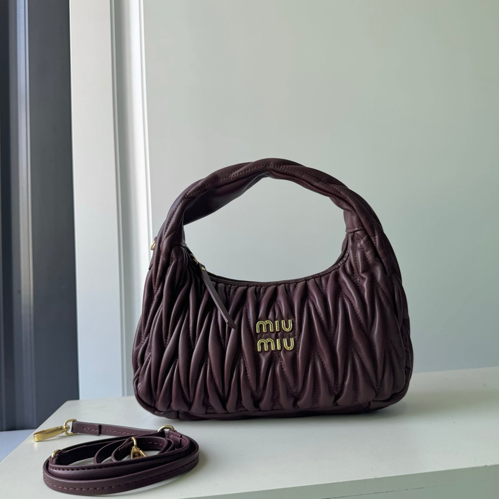 B1P46A120 Popular leather bag（29x24x10cm）