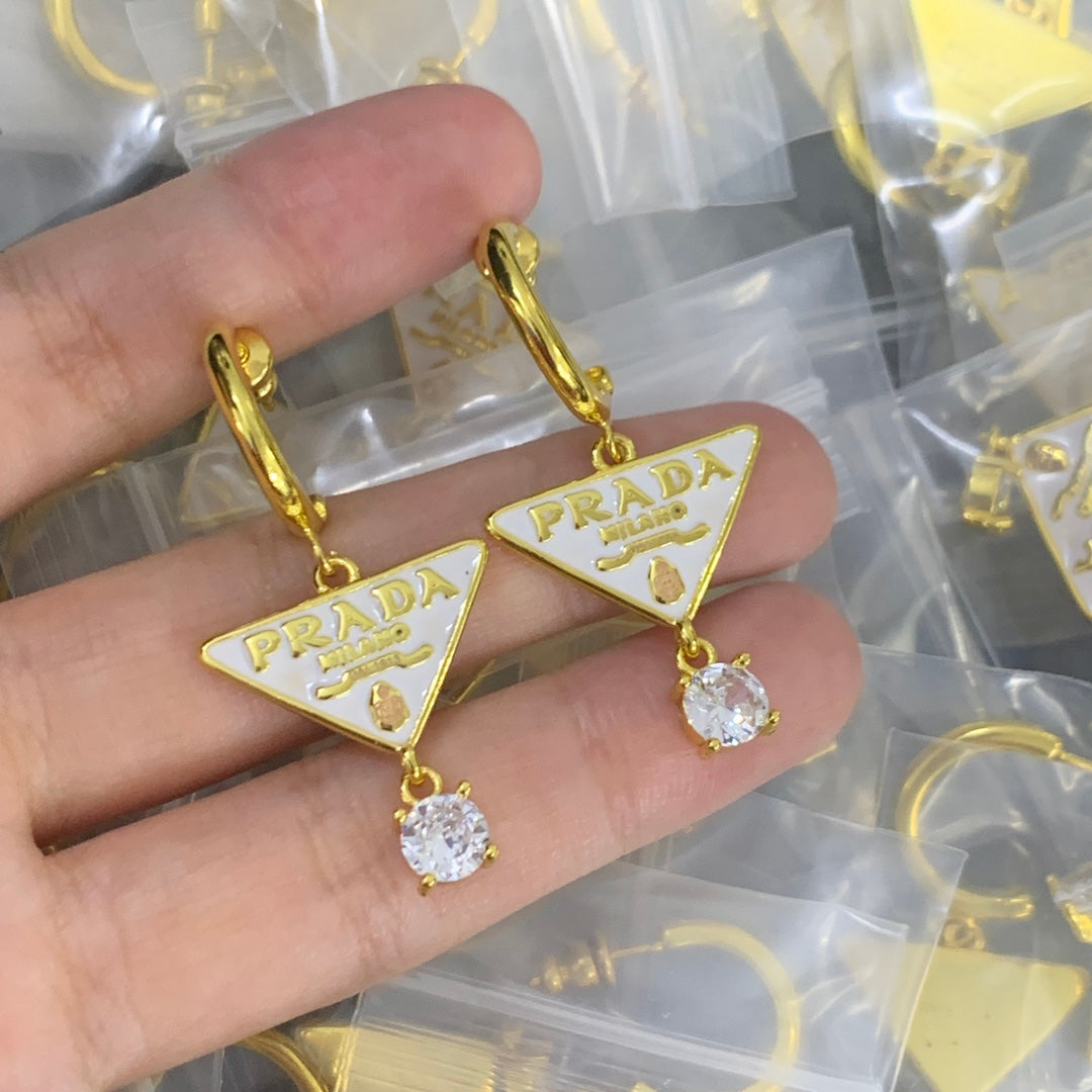14PD817E Popular  Earrings