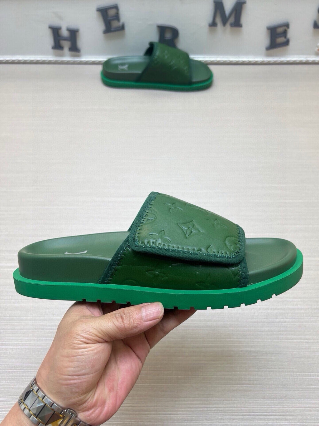 5LE210Z Popular Slippers