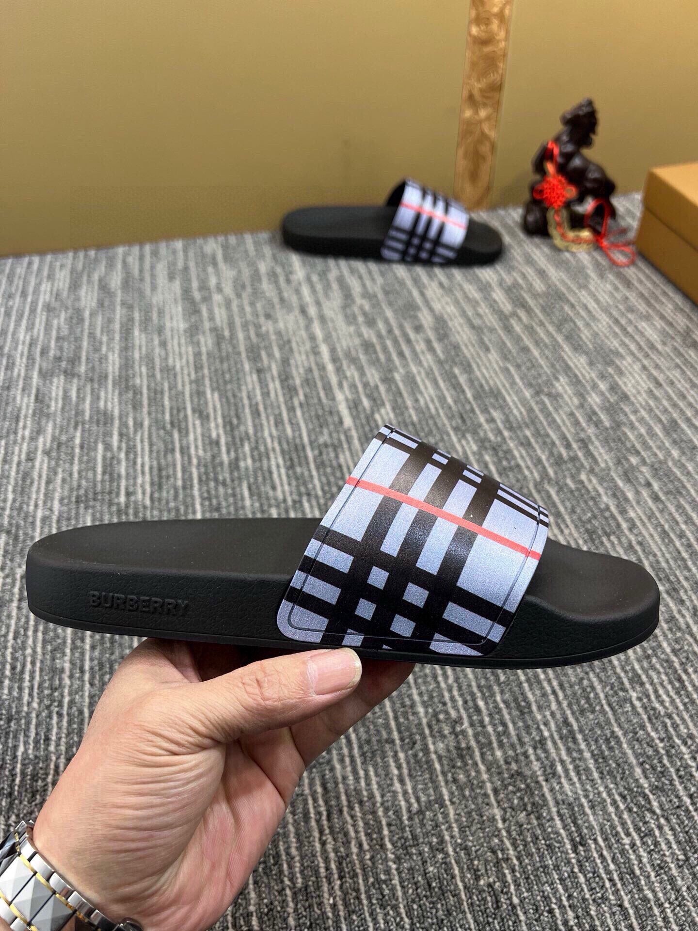 535ZR258Z Popular Slippers