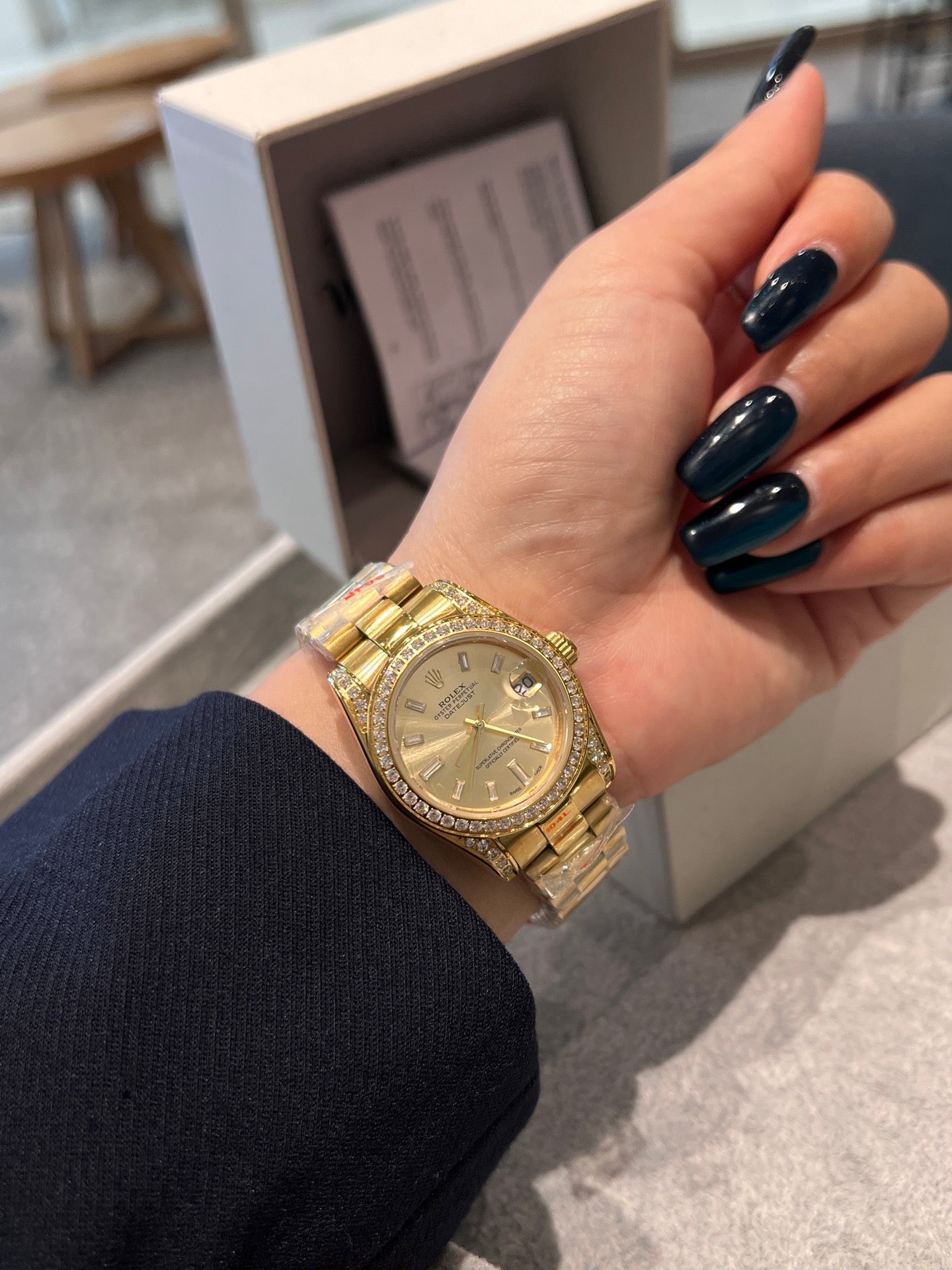136RL19L Popular Watches