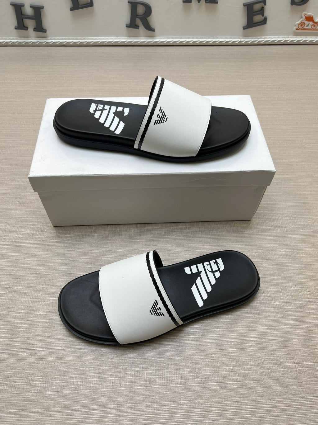 54A103Z Popular slippers