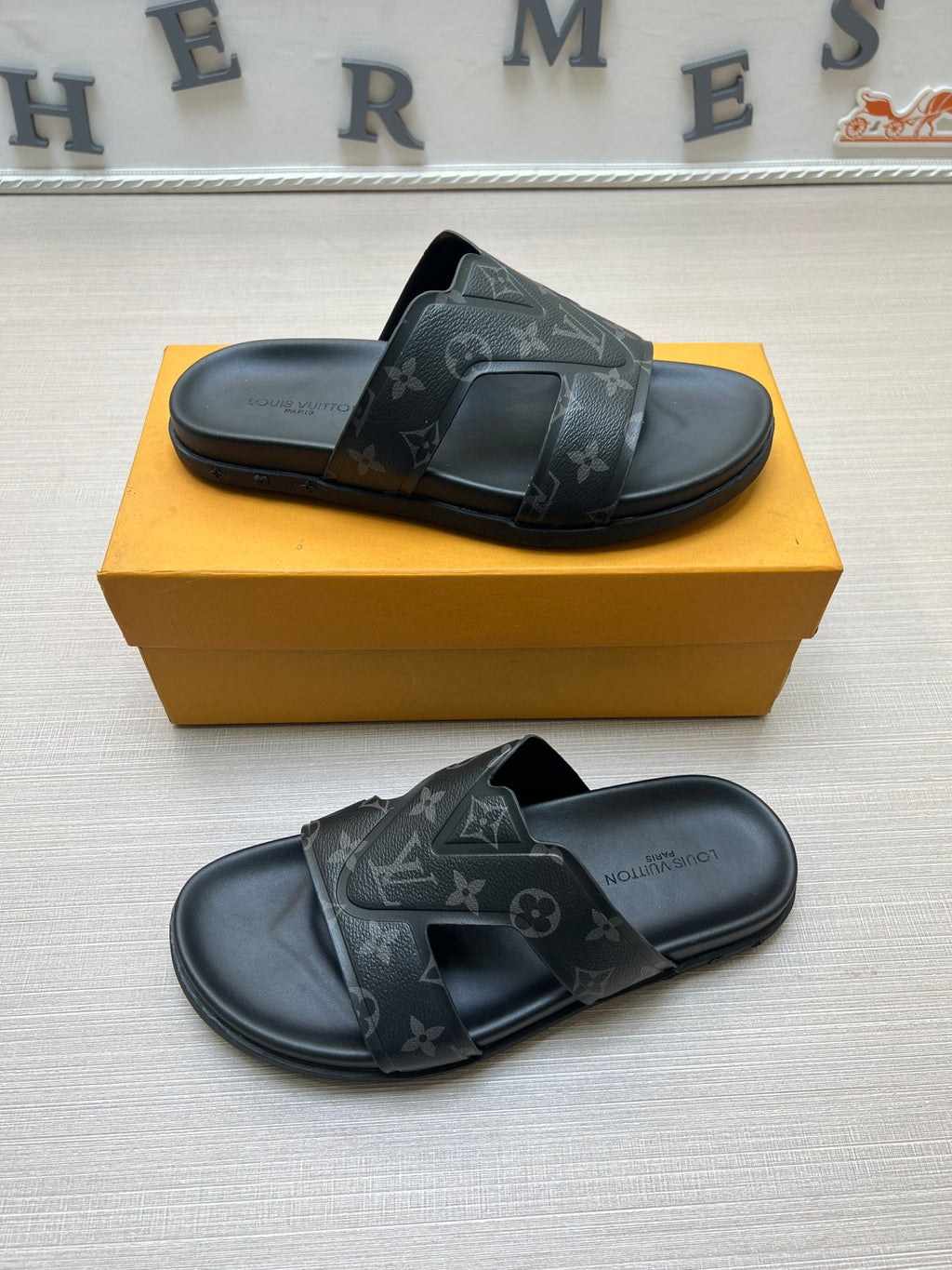 54E111Z Popular slippers