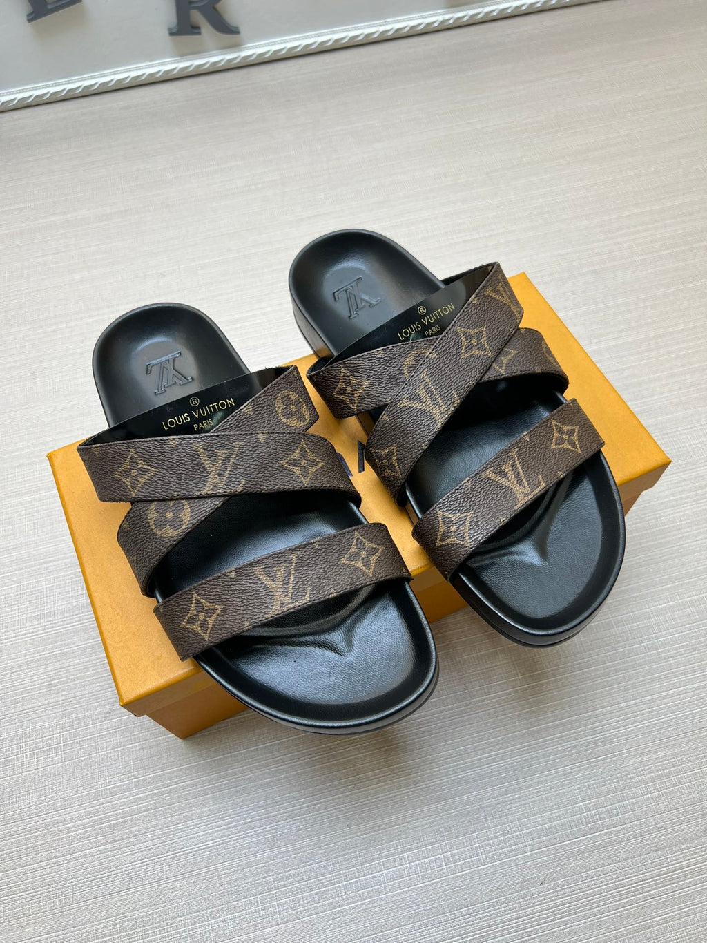 54E89Z Popular slippers