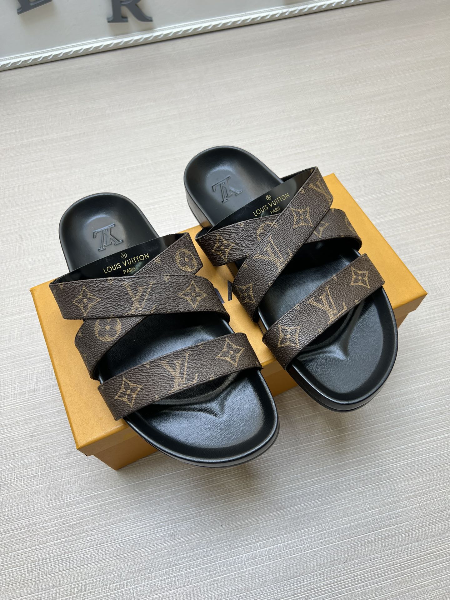 54E89Z Popular slippers