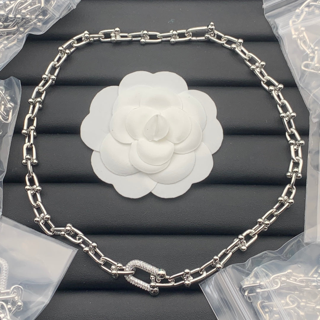 8XT31X  Popular    Earring Bracelets Necklaces