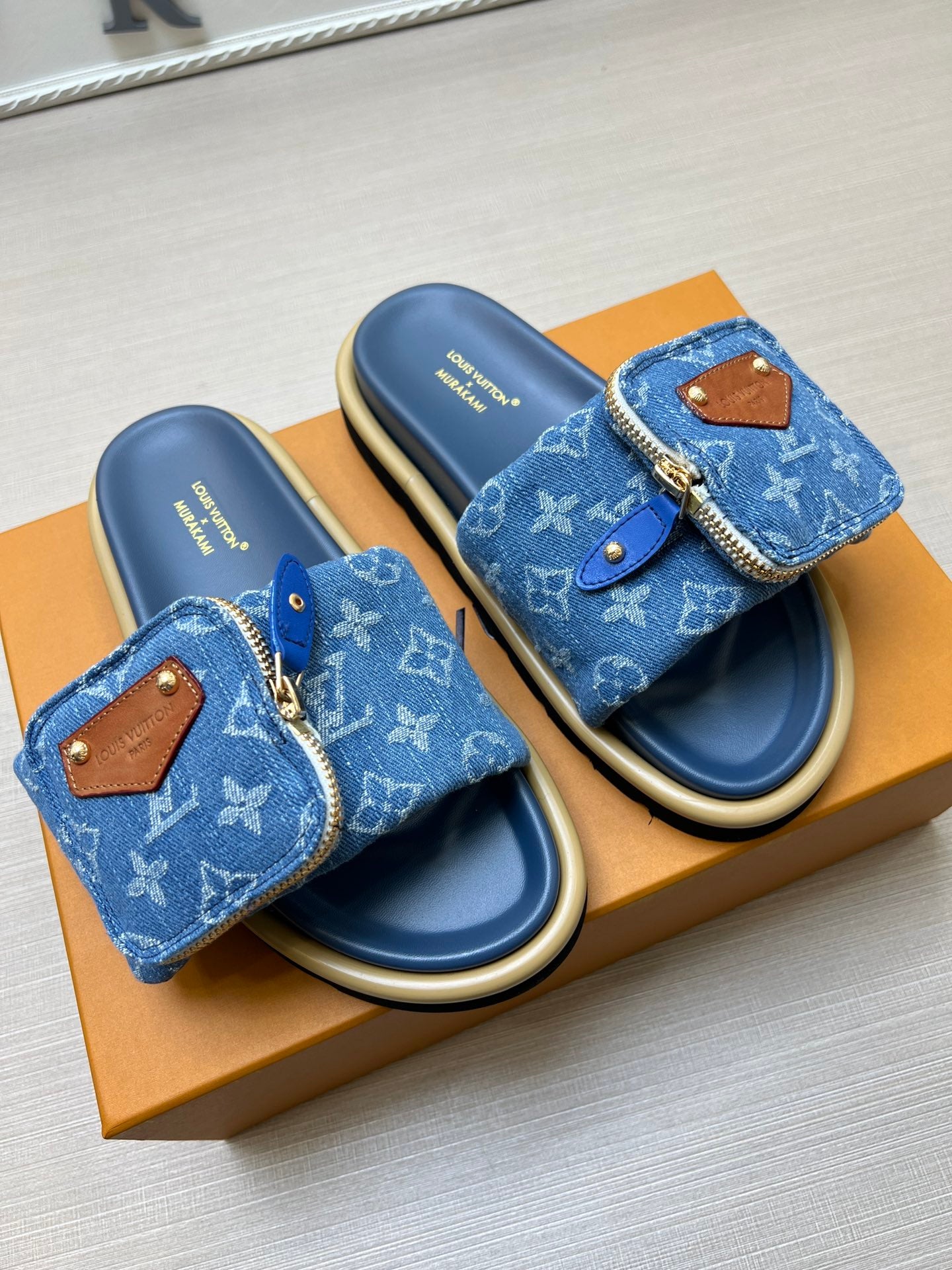 5LE219Z Popular Slippers