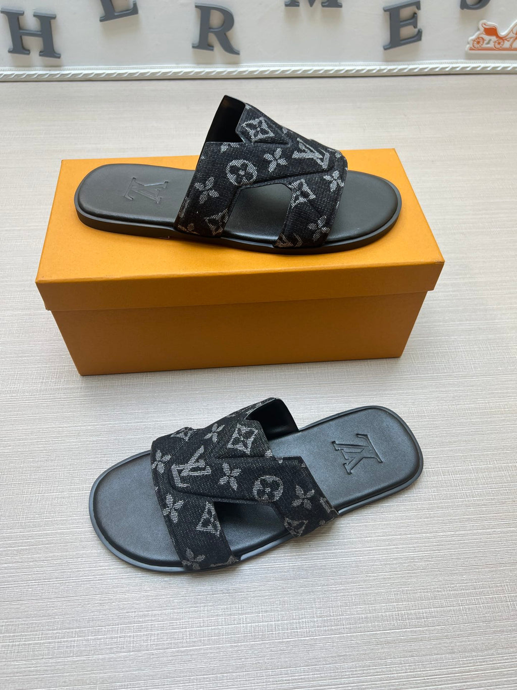 54E32Z Popular slippers
