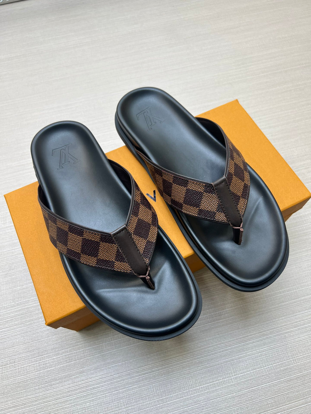 54E60Z Popular slippers