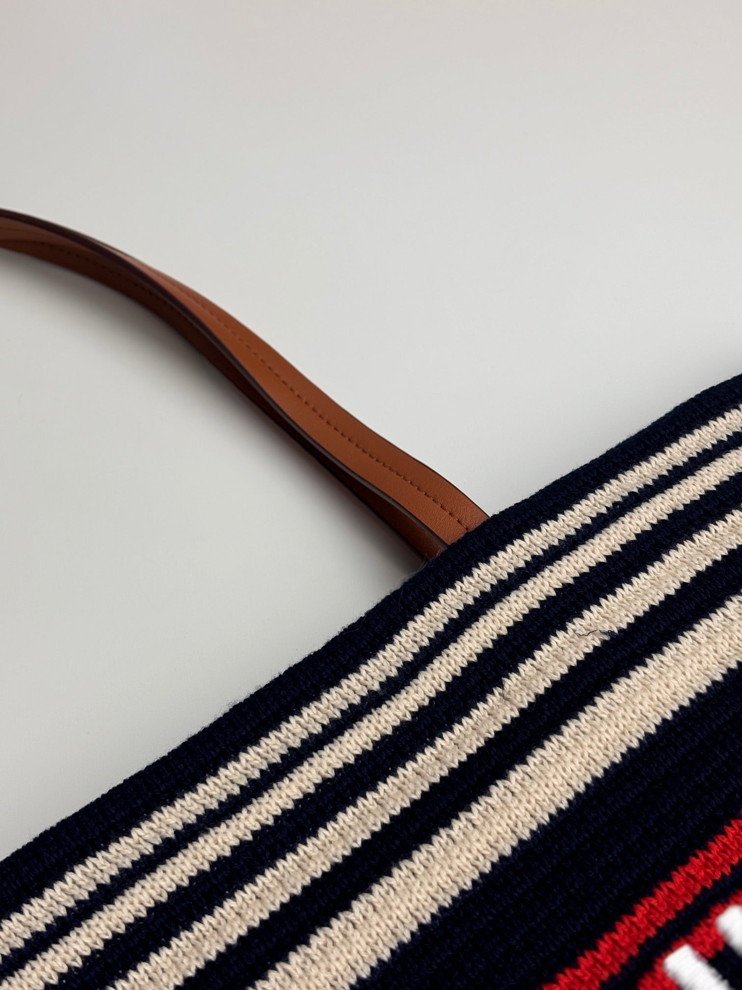 1XA78B Popular    Woven Bag