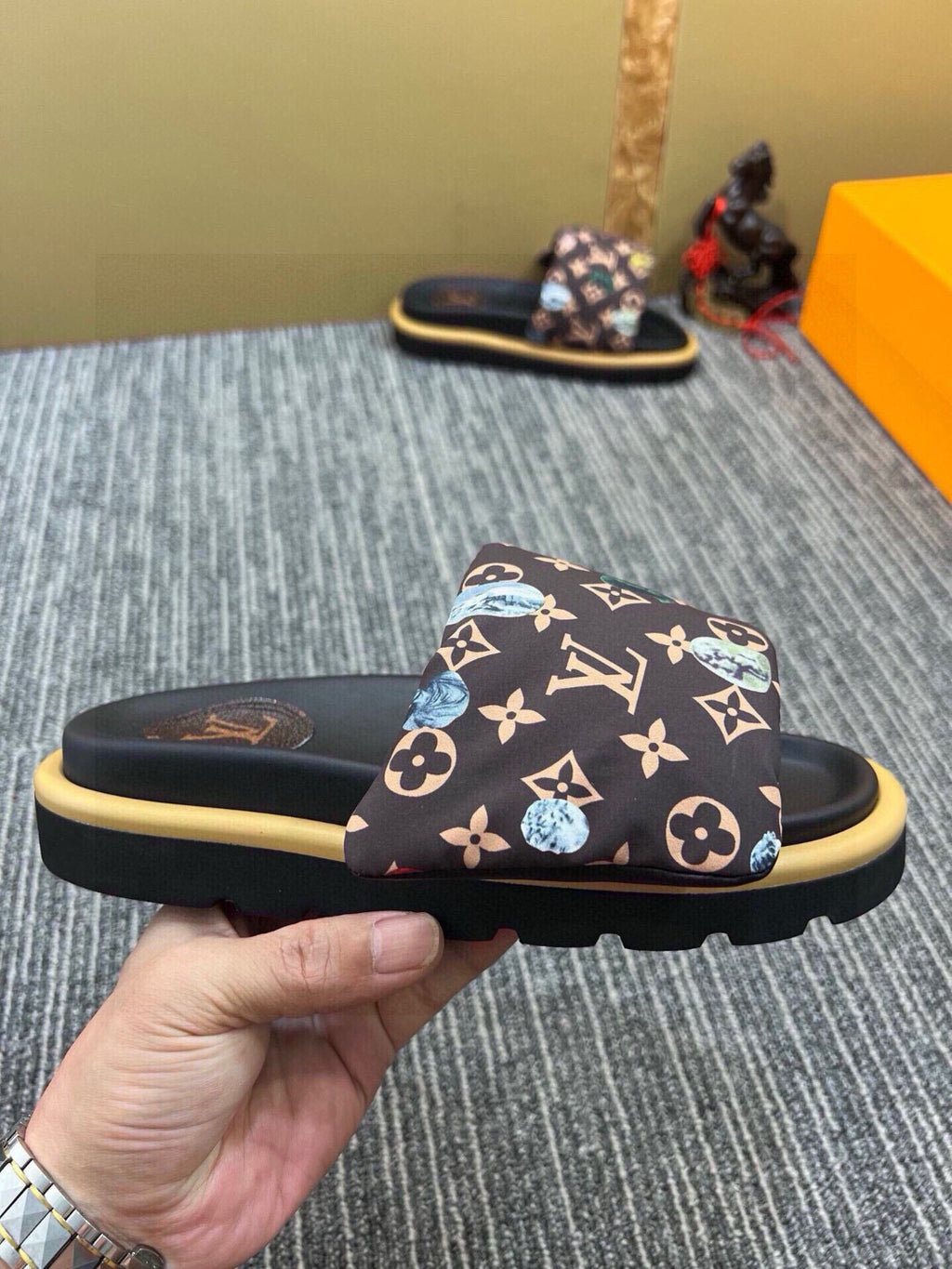 5QE12Z Popular Slippers