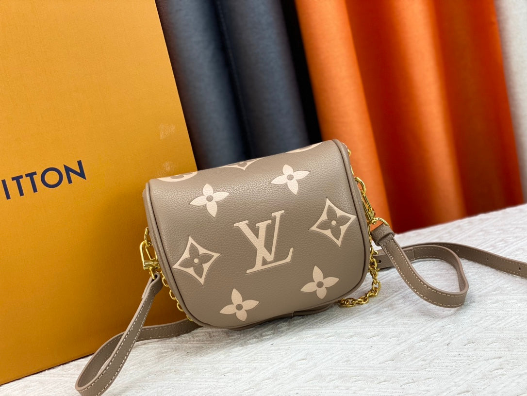 155NE58B Popular   leather bag