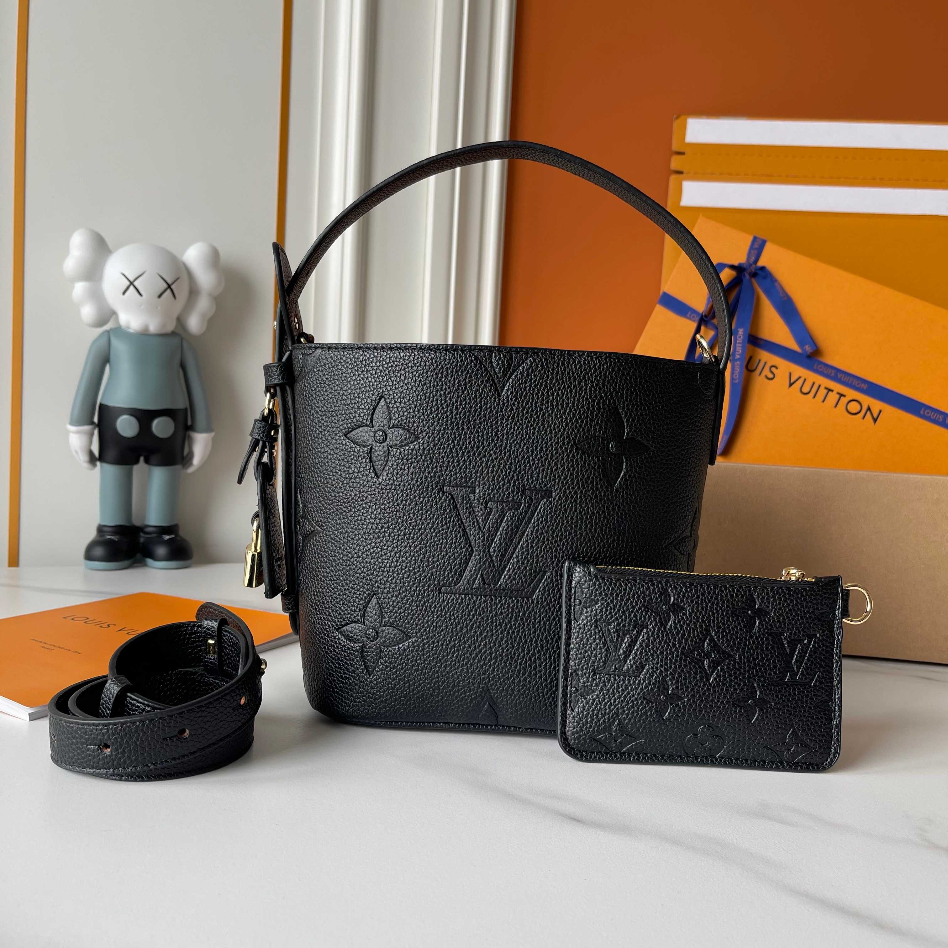 155NE78B Popular   leather bag
