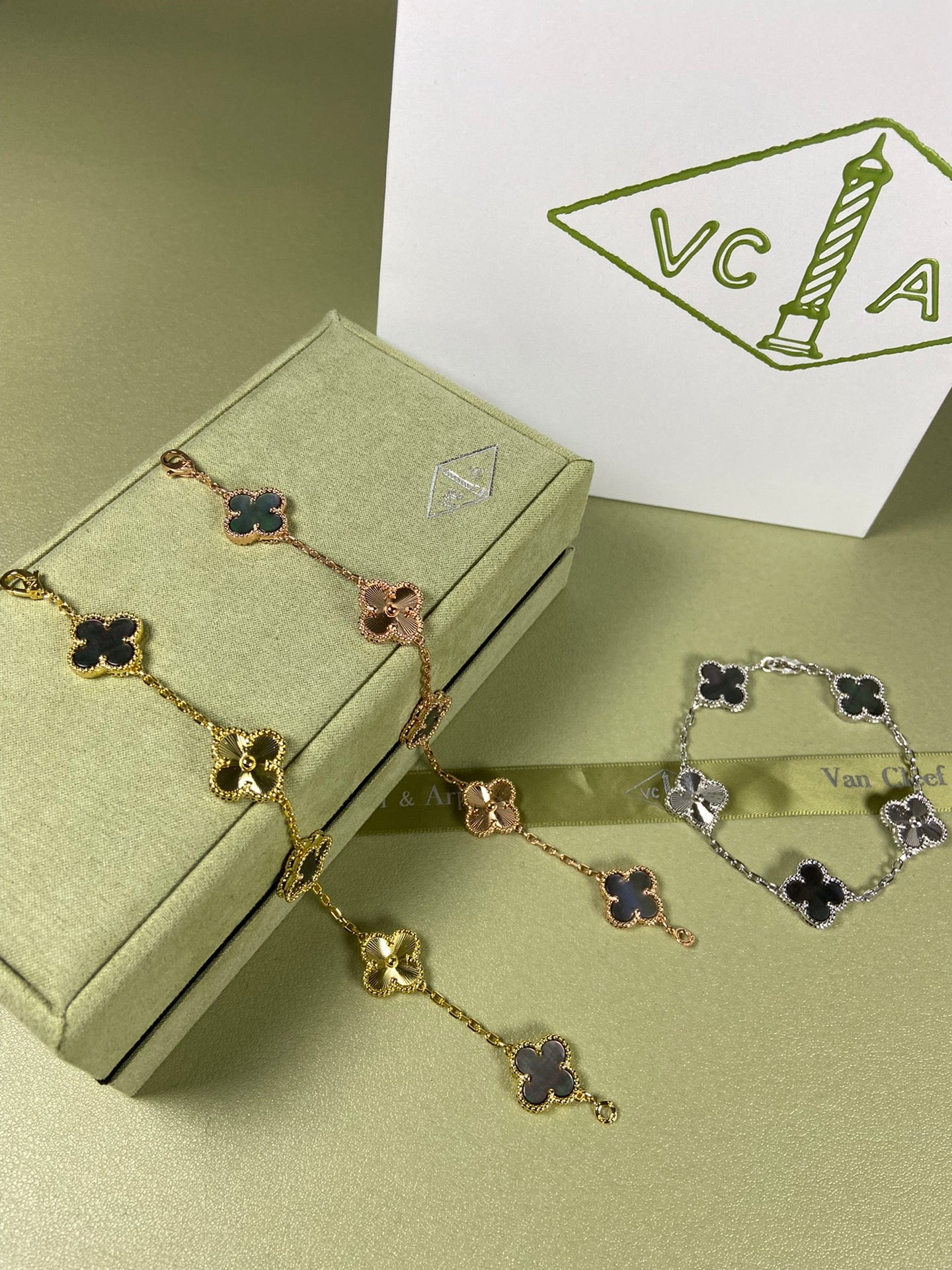 5XVA181K  Popular bracelets  5 flowers normal size1.5cm flower