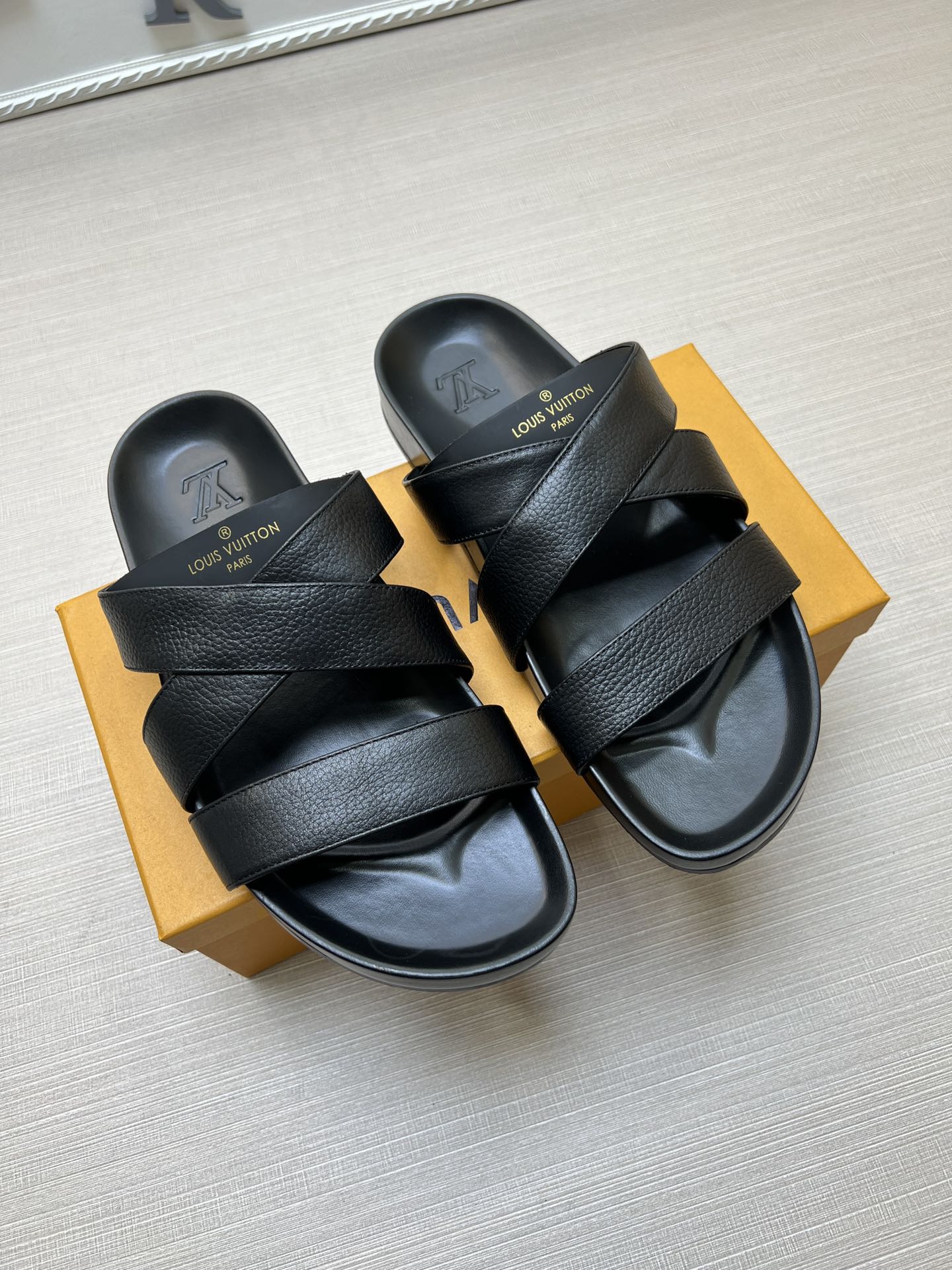 54E89Z Popular slippers