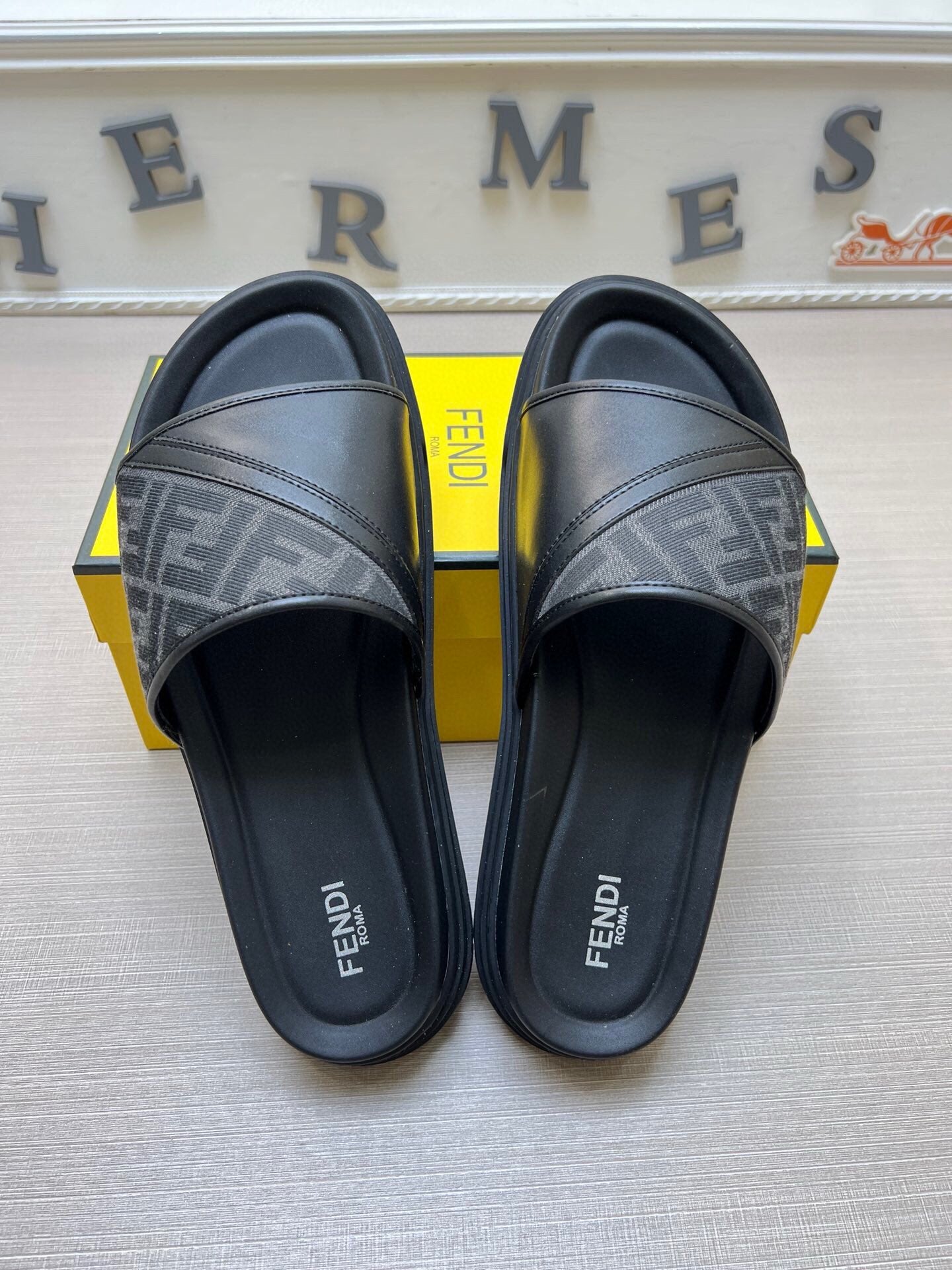 5LF223Z Popular Slippers