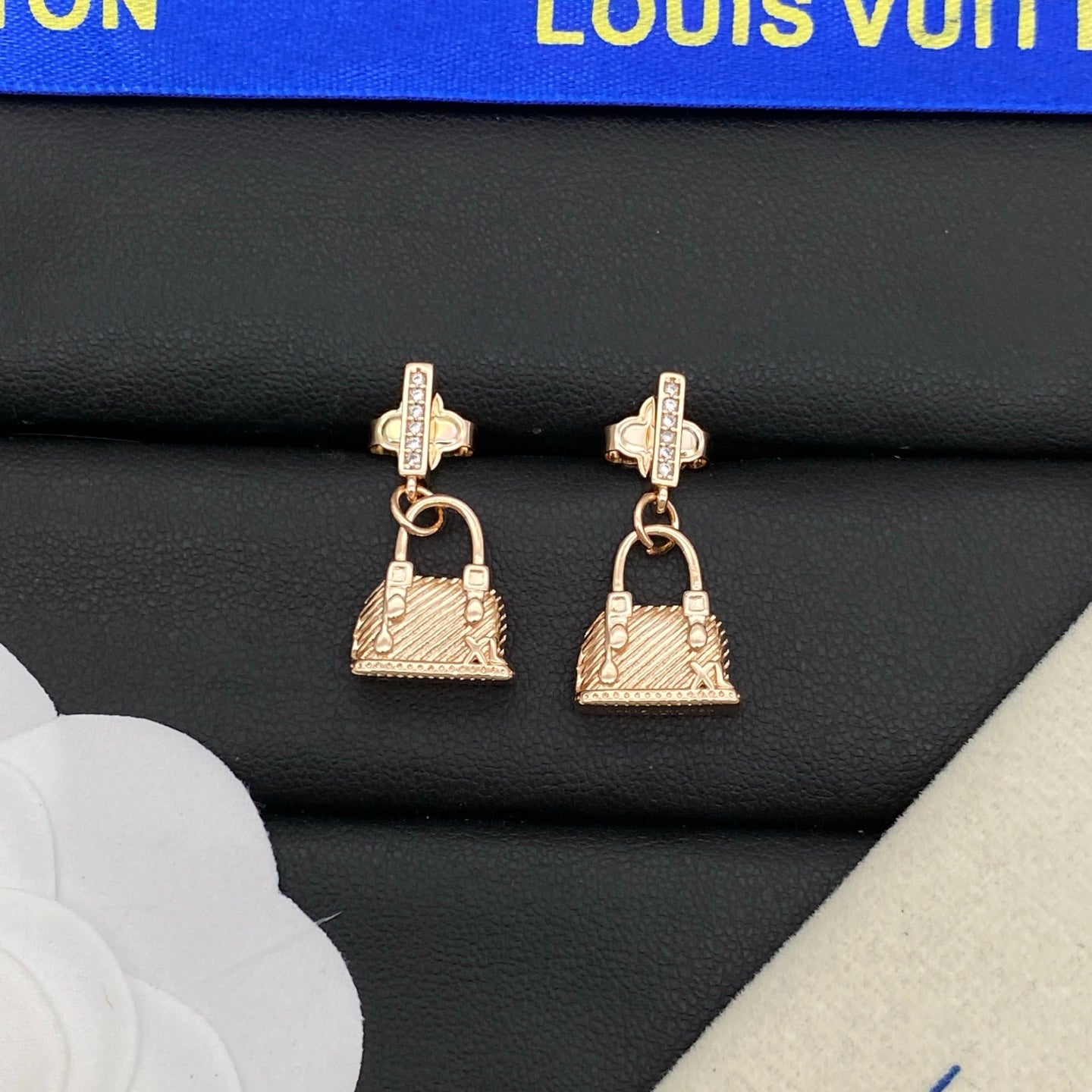 15ZE67E Popular Earrings