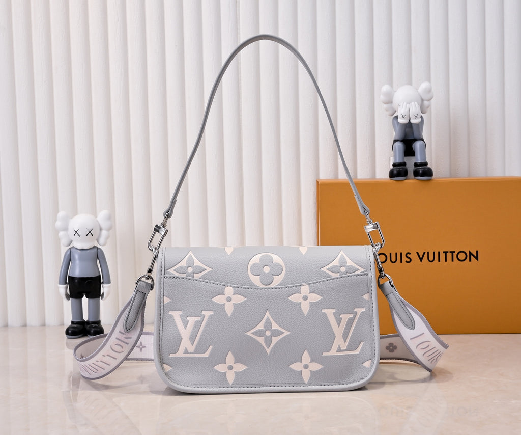 136PE42B Popular leather bag