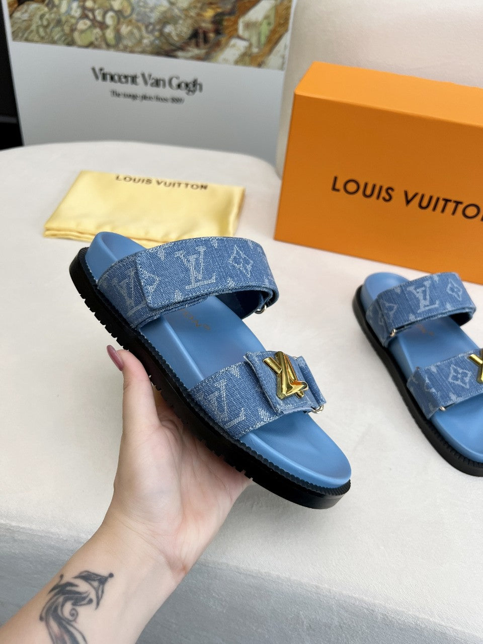 Z2X66B55 Popular high-quality leather slippers