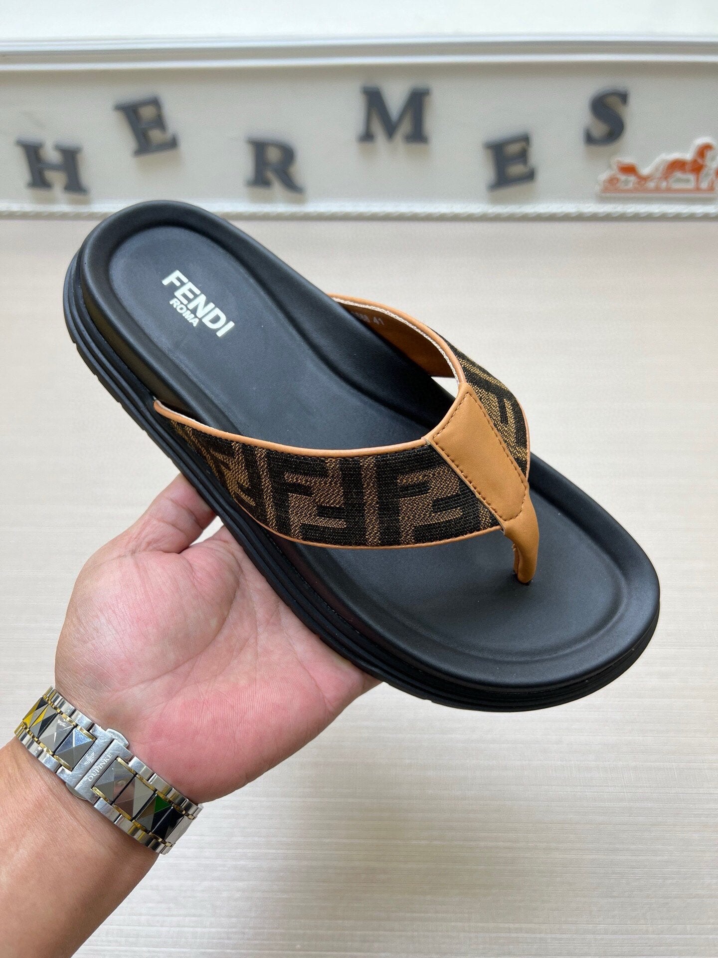 5LF222Z Popular Slippers
