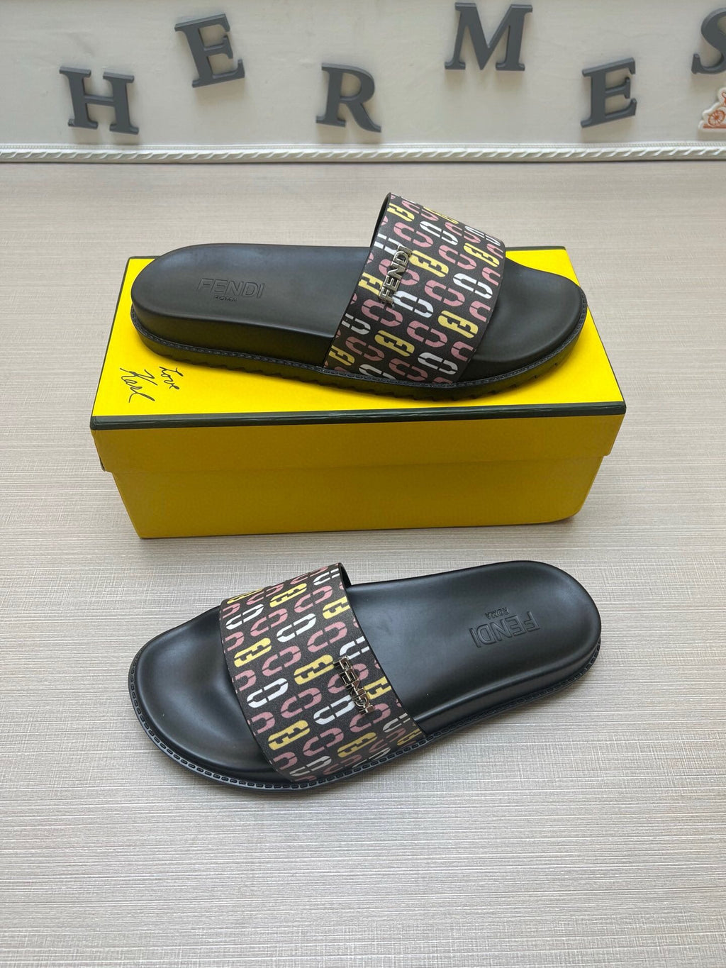 54F15Z Popular slippers