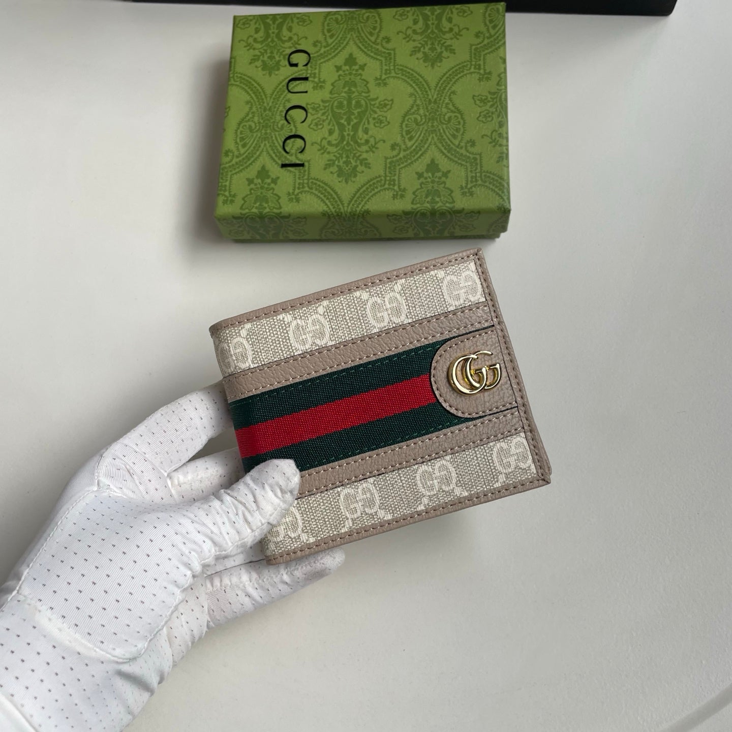146XB7B Popular leather wallets ( with full packaging )
