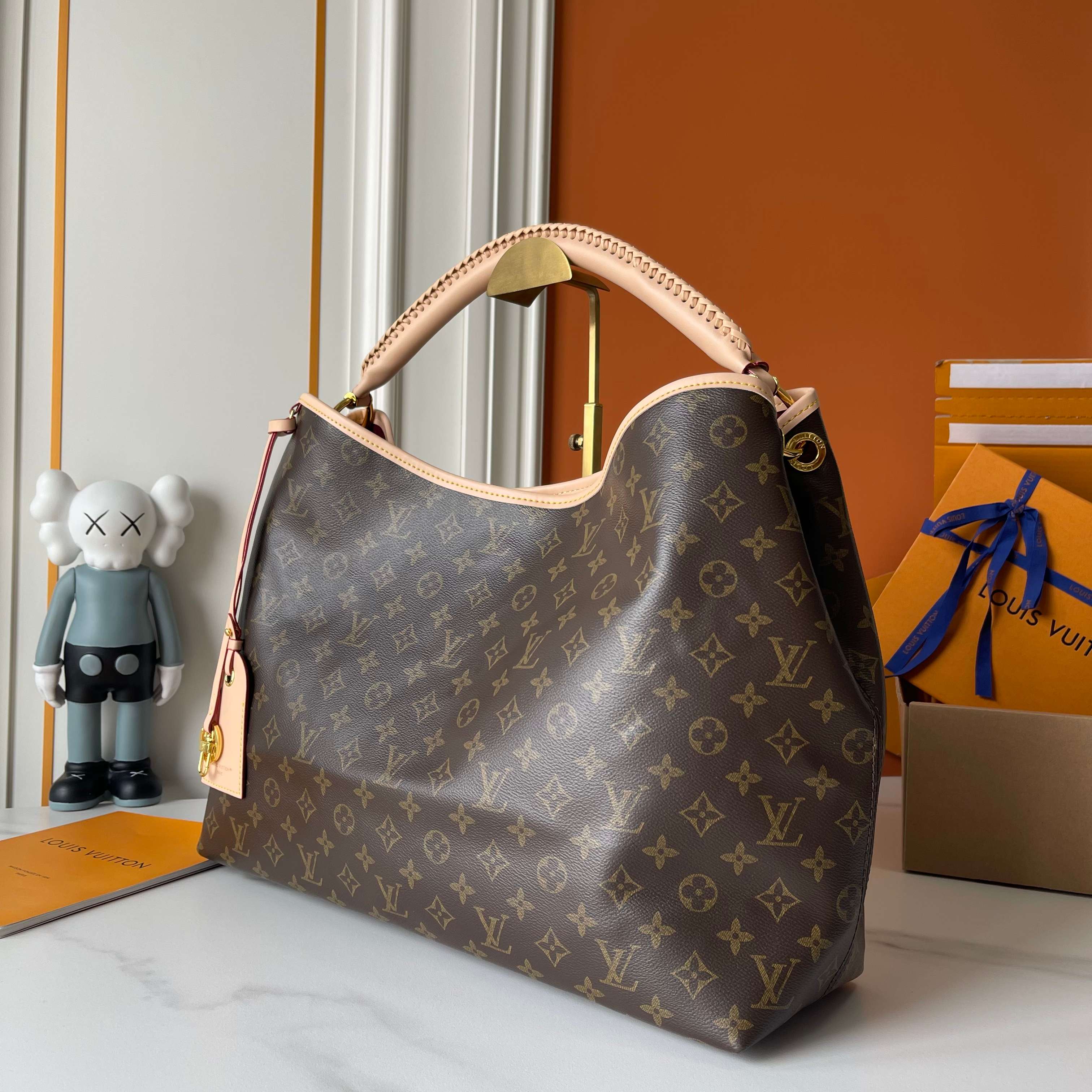 146PE68B Popular leather bag