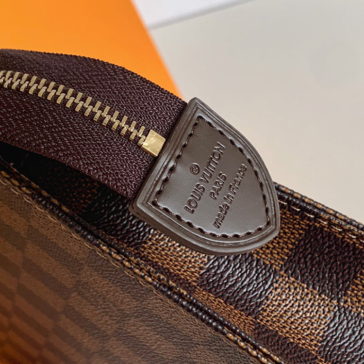 AE2B Popular   leather bag 