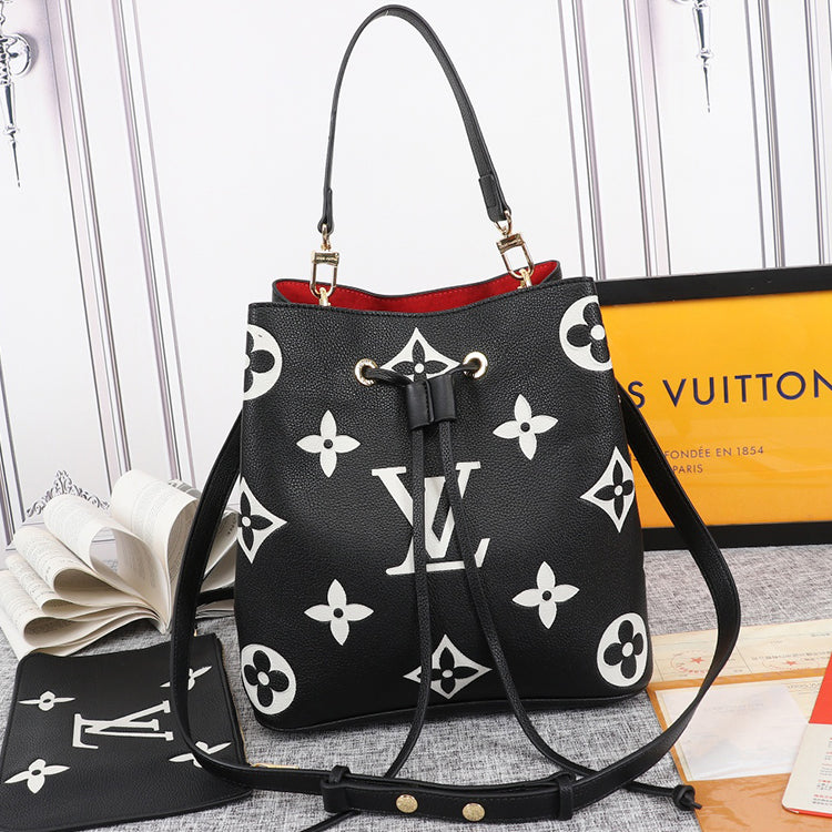 2E04B Popular leather bag 