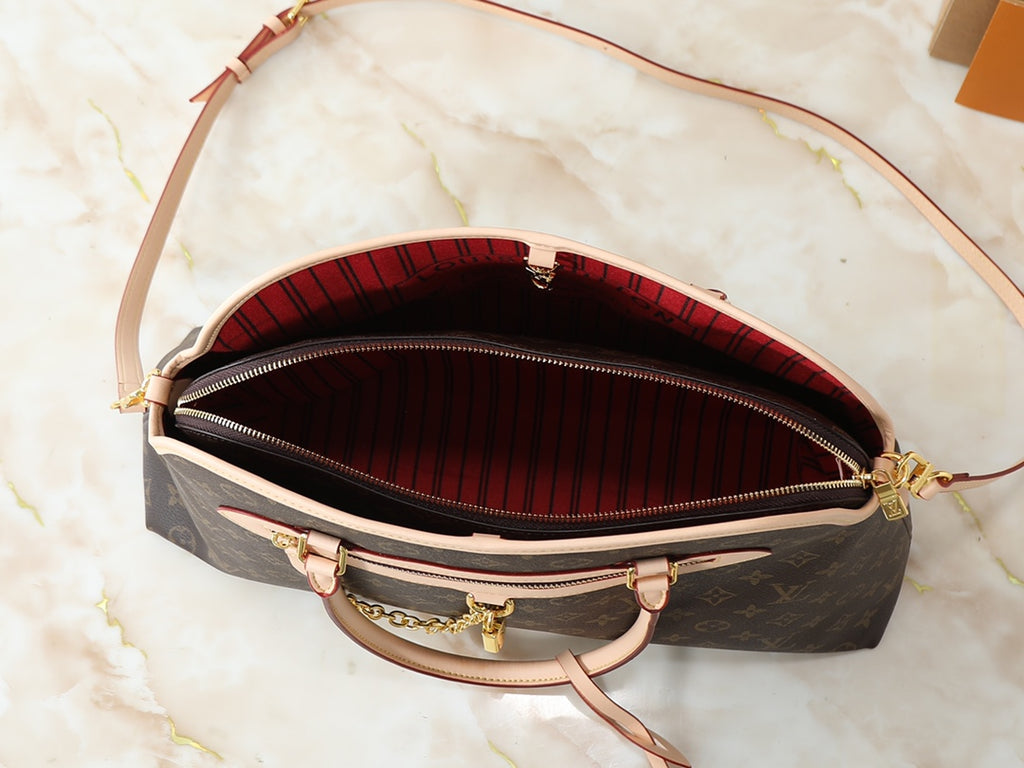 146PE107B Popular leather bag
