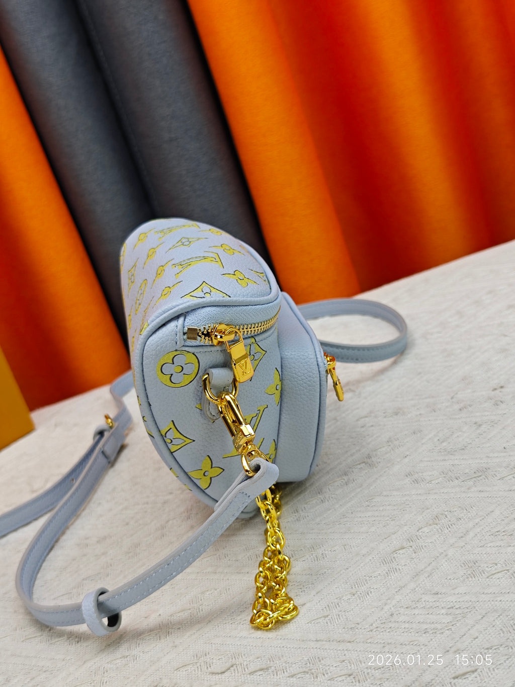 146PE76B Popular leather bag