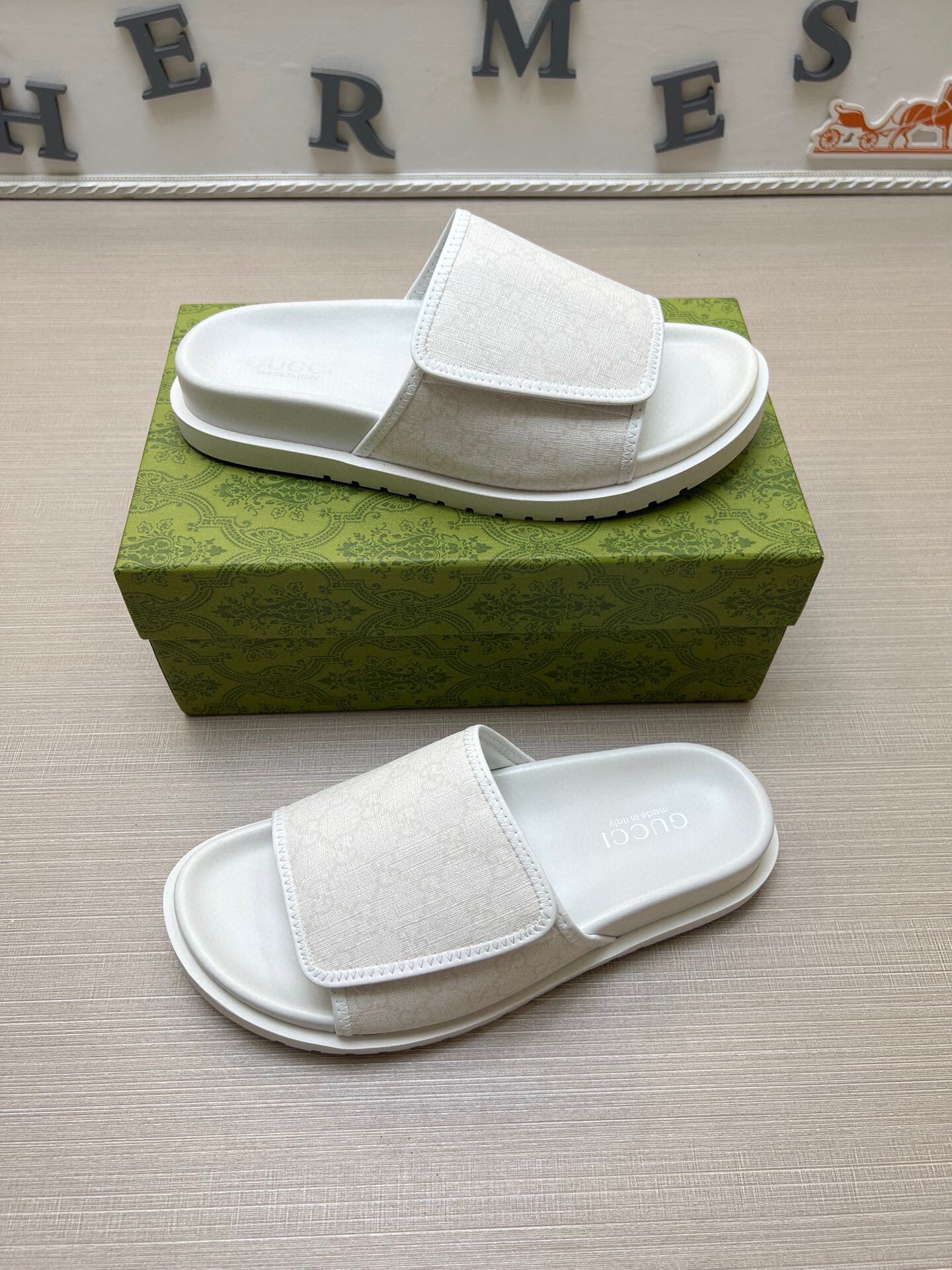 5LB231Z Popular Slippers