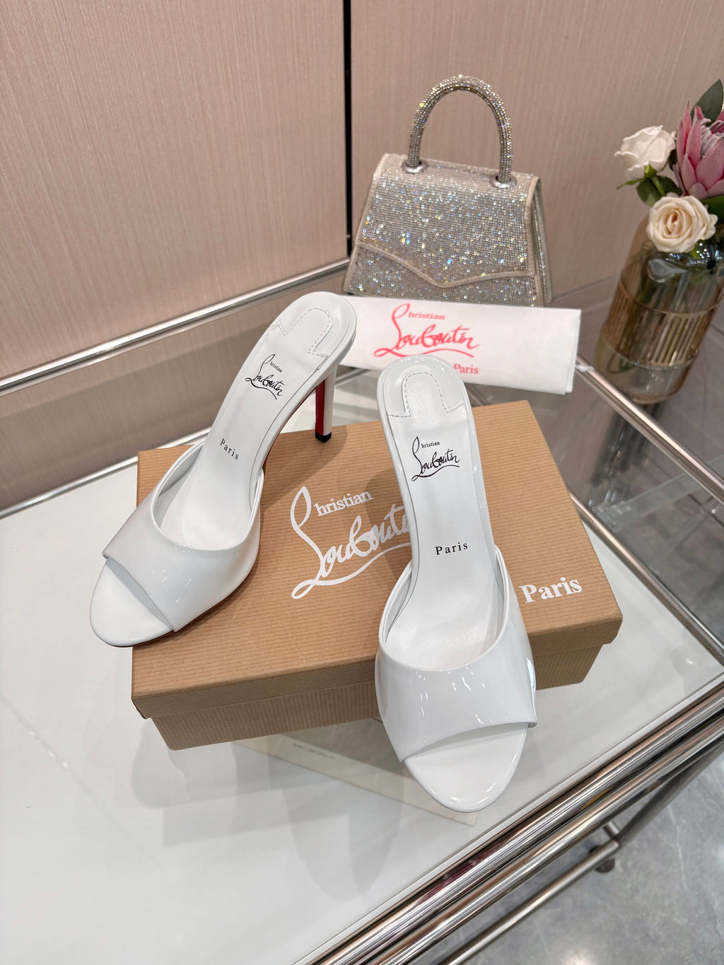 Z2X66A37   Popular leather High heels