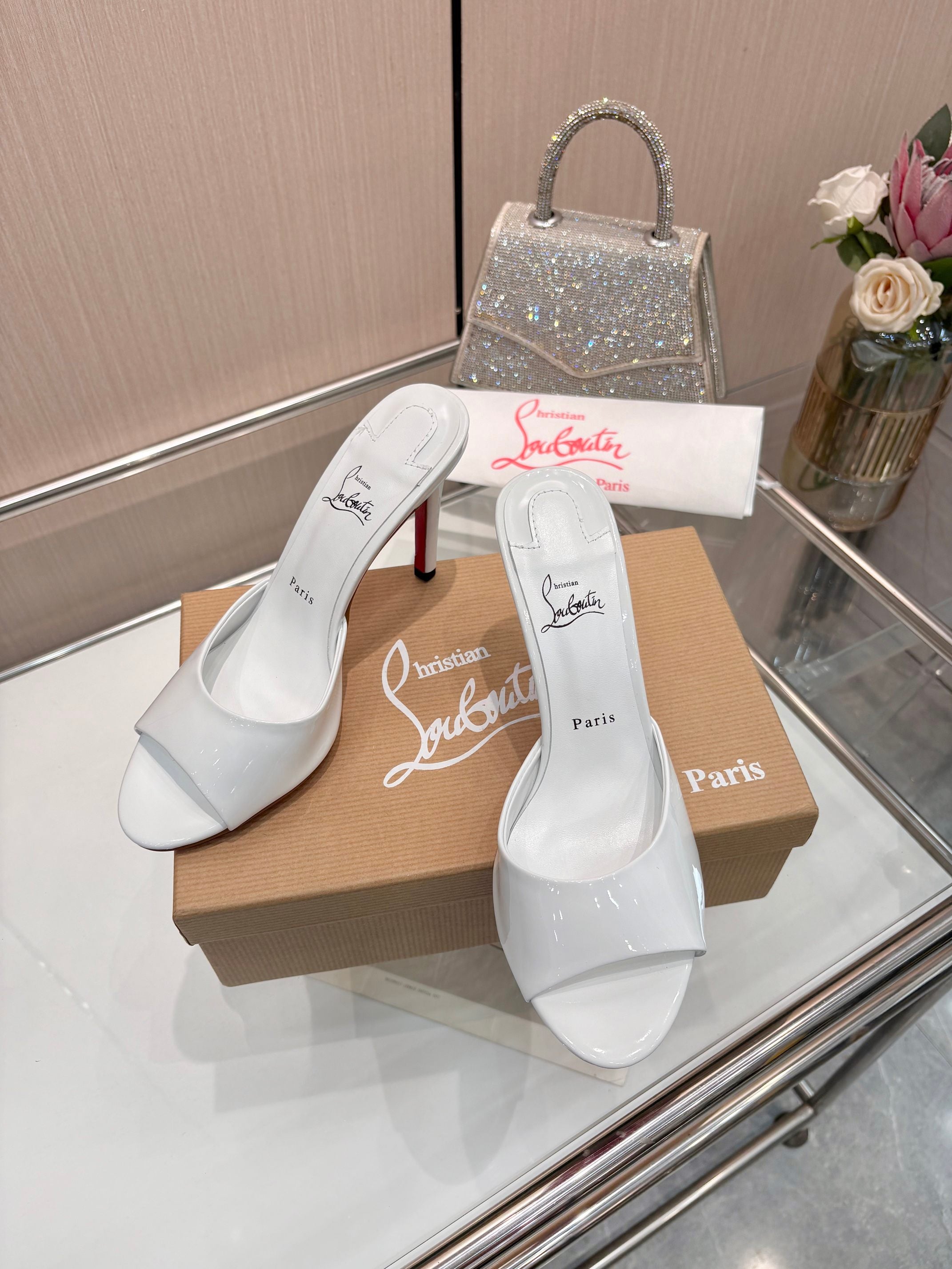Z2X66A37   Popular leather High heels