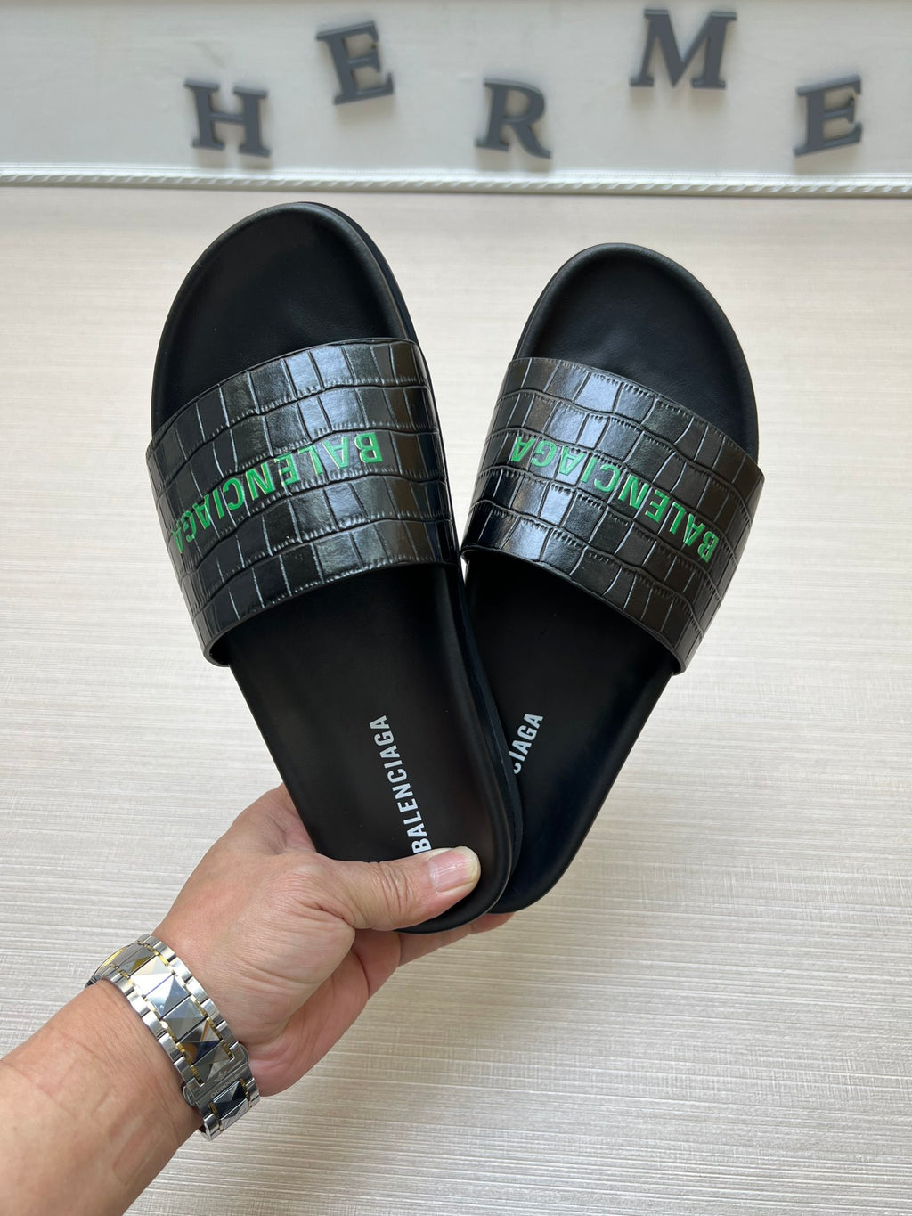 54J99Z Popular slippers