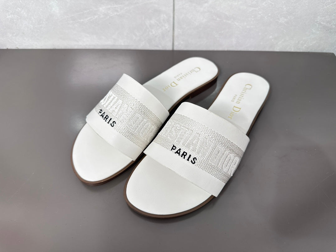 14D32Z Popular slippers