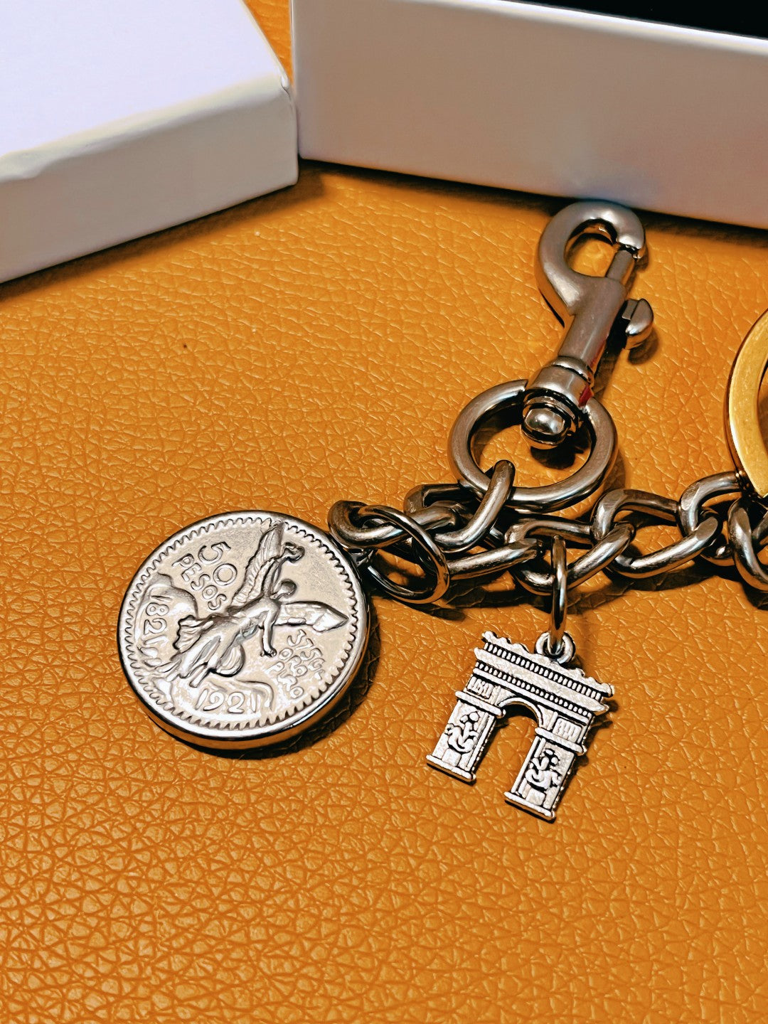 14J62A  Popular Keychains