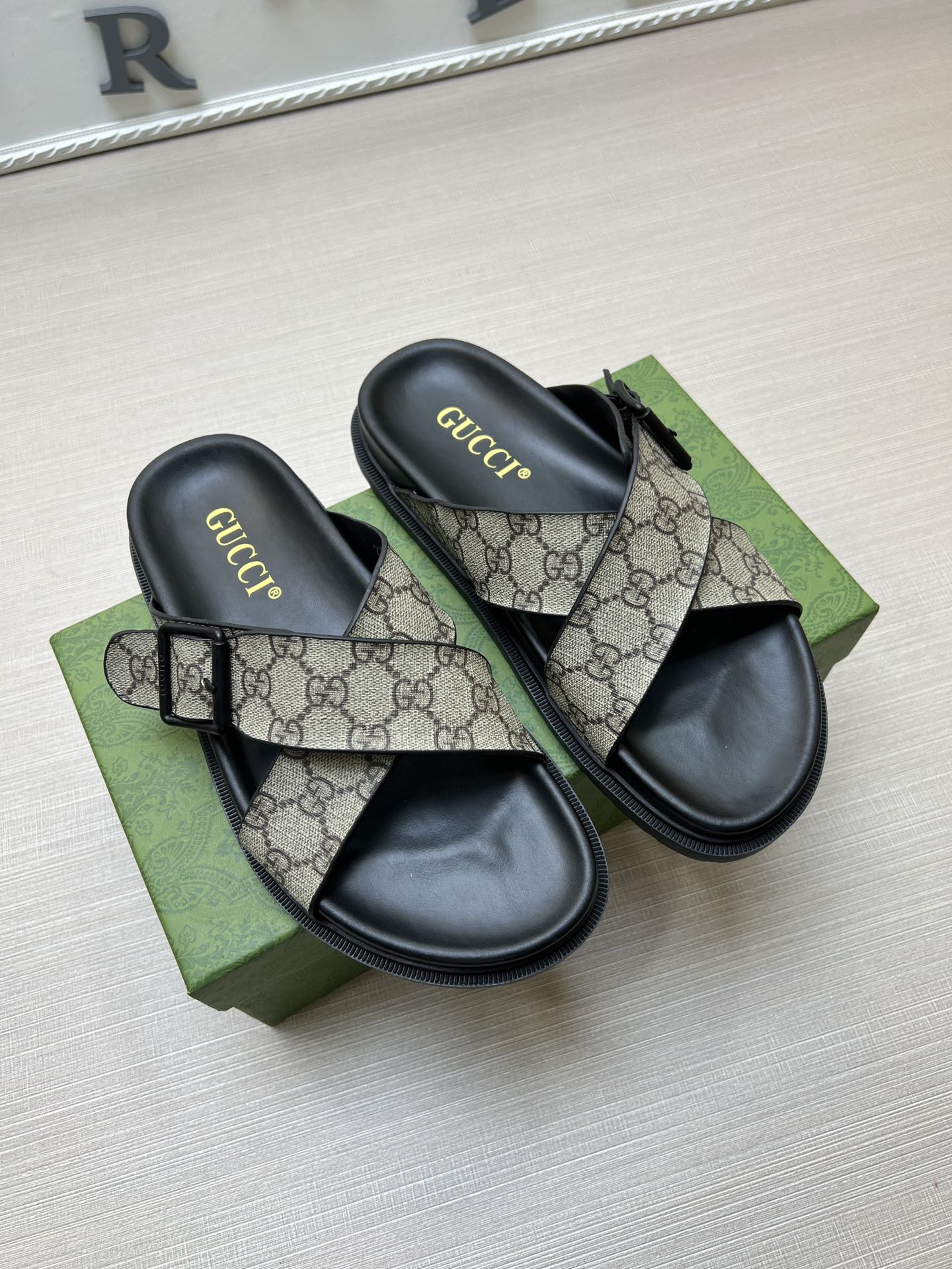 54B90Z Popular slippers