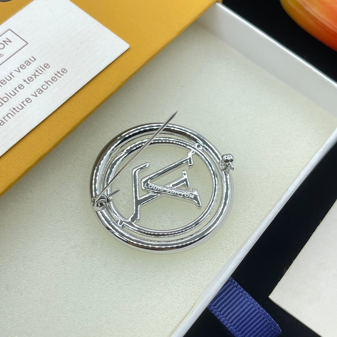 14E1004X    Popular  Brooch