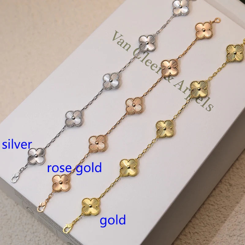 5XVA180K  Popular bracelets 5 flowers normal size1.5cm flower