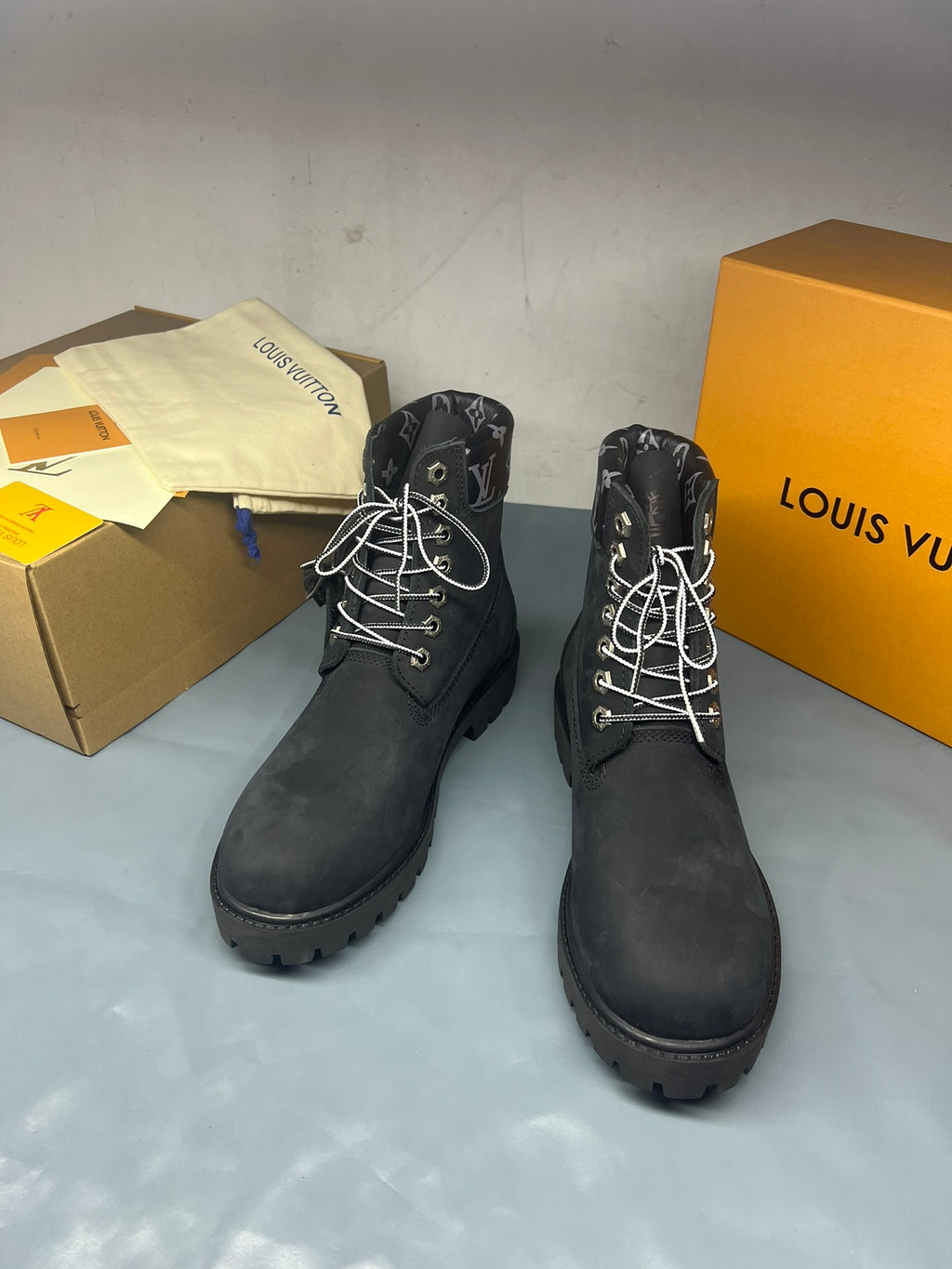 2105QE383Z Popular high-quality leather Boots