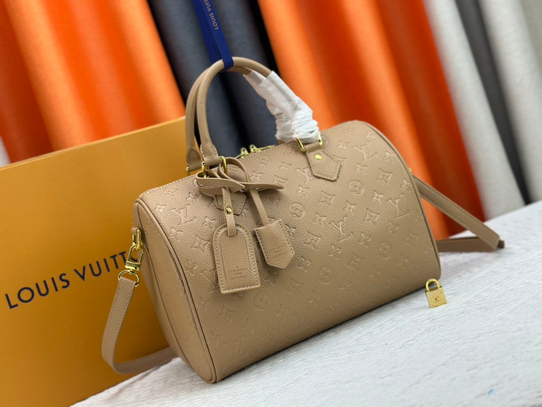 B1X56E29 Popular leather bag
