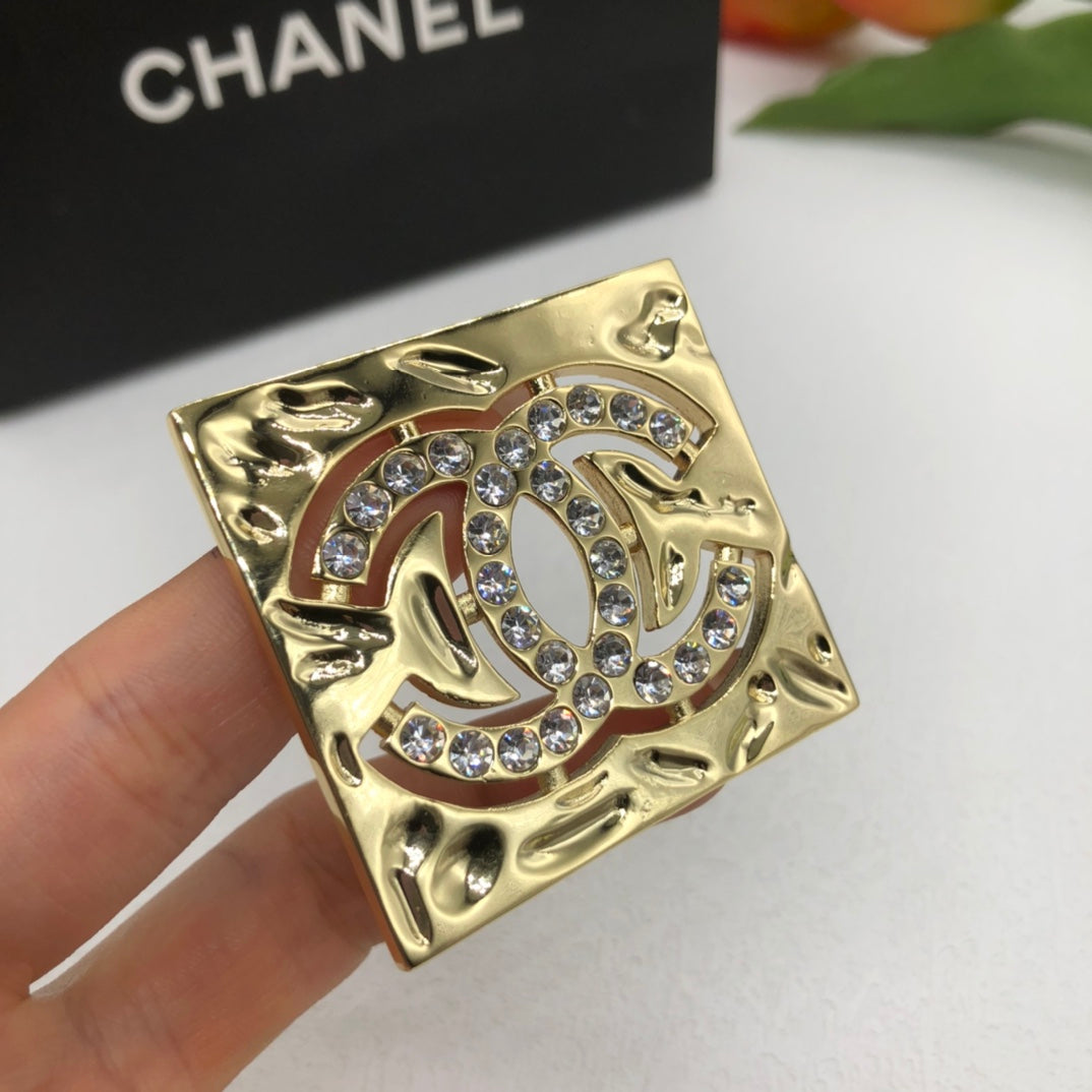 14C885X    Popular Brooch